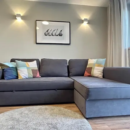 Pinestreet Apartment